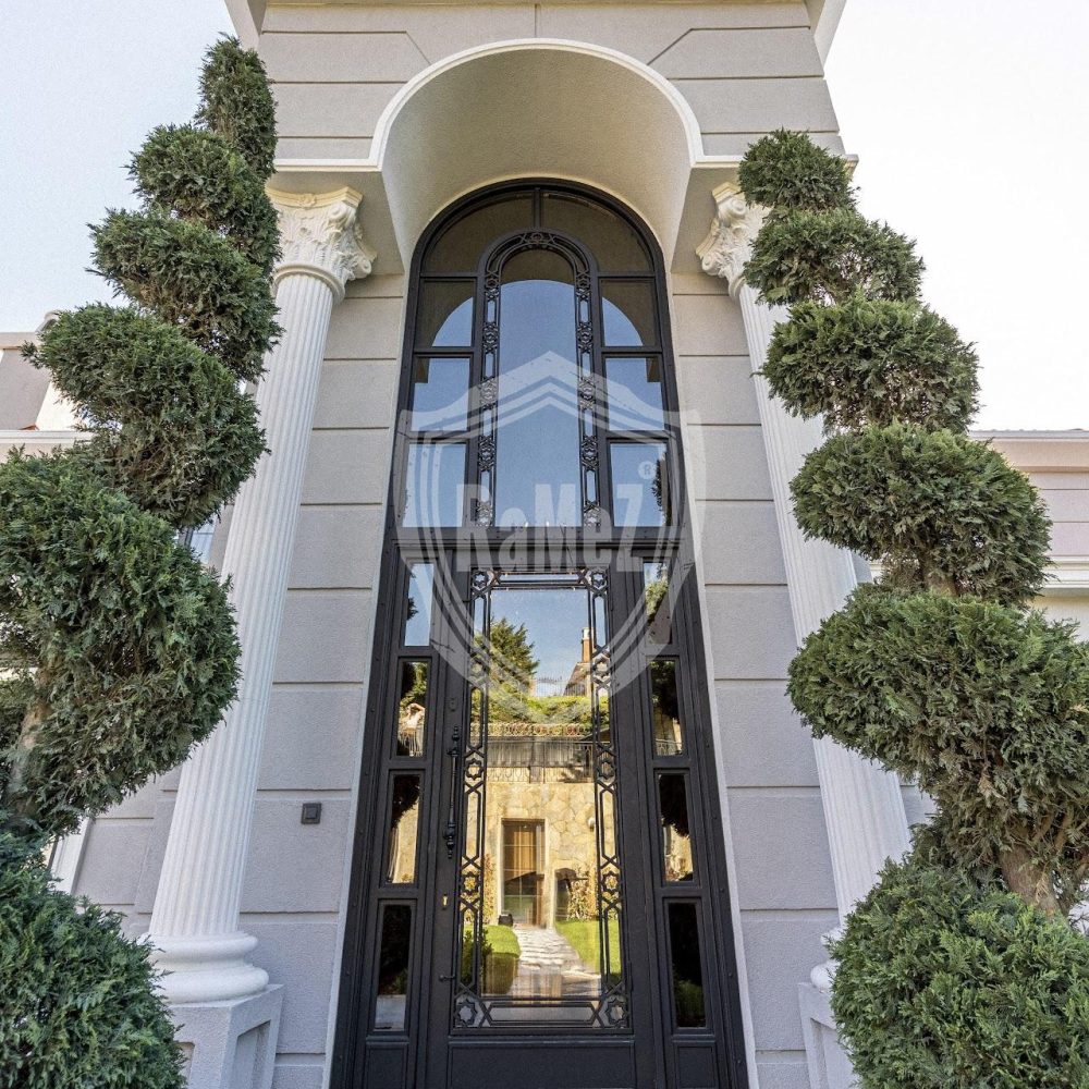 AF1QipPk5SnUr2_dvH1ekS7czL1GBXE3zF3Utk65EiVdw3265-h4898-1